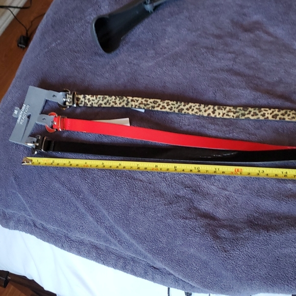 Kenneth Cole set of 3 belts red, black and leopard print - Picture 2 of 4